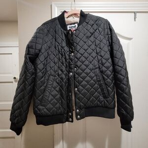 Levi’s Women’s Quilted Bomber Jacket with Sherpa Lining  Black Size L Like New
